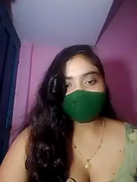 Snapshot of SHALINI_012 chatting on August 7, 5:15 pm SHALINI 012 online show from August 7, 5:15 pm