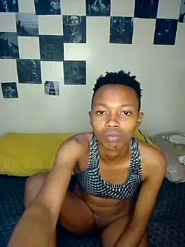 Snapshot of Freaky_Queer chatting on August 6, 7:27 pm Freaky Queer online show from August 6, 7:27 pm