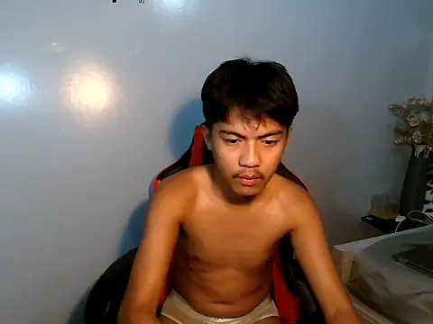 Snapshot of sweet_milker chatting on August 6, 6:32 pm sweet milker online show from August 6, 6:32 pm