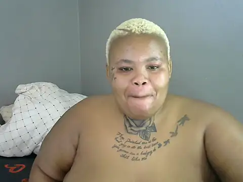 Snapshot of Taraj_thee_thick chatting on August 8, 8:05 am Taraj thee thick online show from August 8, 8:05 am