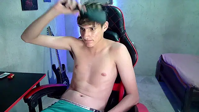 Snapshot of flaquito_junior chatting on August 10, 3:10 am flaquito junior online show from August 10, 3:10 am