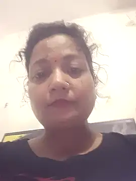 Snapshot of Aditibeauty42 chatting on August 8, 9:11 am Aditibeauty42 online show from August 8, 9:11 am