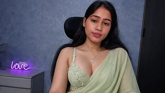 Snapshot of Rishika_luxx chatting on August 8, 7:16 pm Rishika luxx online show from August 8, 7:16 pm