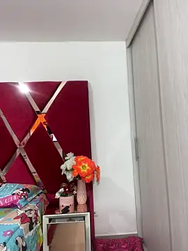 Snapshot of roxana_cartagena chatting on August 9, 6:13 pm roxana cartagena online show from August 9, 6:13 pm