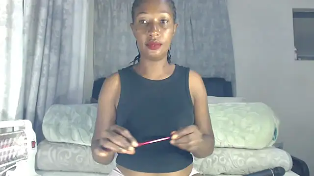 Snapshot of leanna23 chatting on April 19, 3:17 am leanna23 online show from April 19, 3:17 am