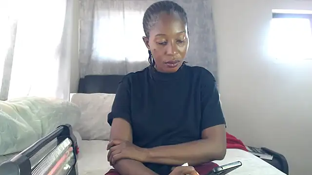 Snapshot of leanna23 chatting on May 25, 8:31 am leanna23 online show from May 25, 8:31 am