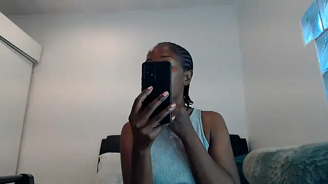 Snapshot of leanna23 chatting on June 6, 7:35 am leanna23 online show from June 6, 7:35 am
