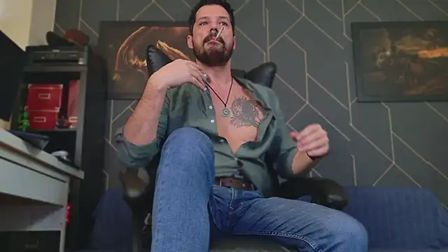 Snapshot of ChrisKox chatting on January 8, 10:26 am ChrisKox online show from January 8, 10:26 am