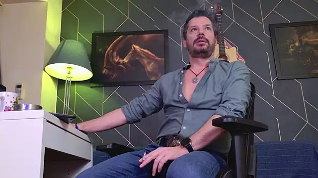 ChrisKox online show from January 18, 3:27 pm