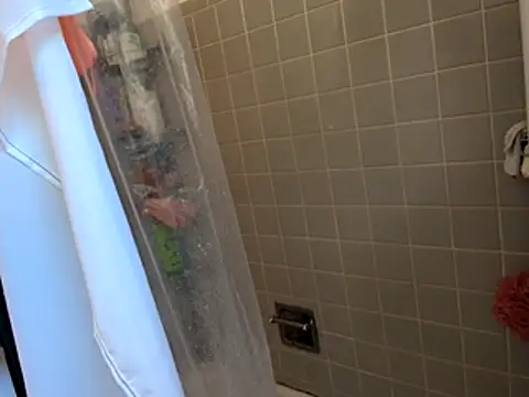 Snapshot of SolderOtter chatting on October 21, 6:08 pm SolderOtter online show from October 21, 6:08 pm