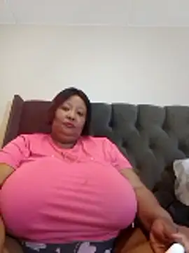 Snapshot of nancy111 chatting on April 23, 1:51 am nancy111 online show from April 23, 1:51 am