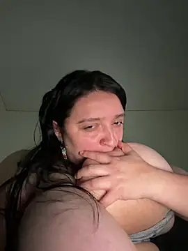 Snapshot of aliceayres797 chatting on March 7, 4:24 am aliceayres797 online show from March 7, 4:24 am