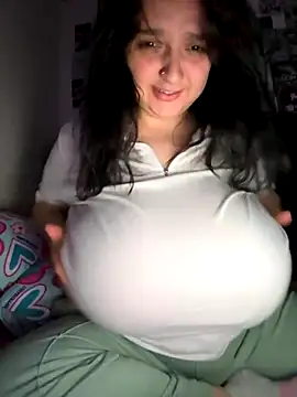 Snapshot of aliceayres797 chatting on October 19, 3:18 am aliceayres797 online show from October 19, 3:18 am