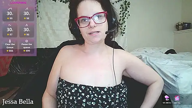 Snapshot of JessaBella chatting on May 14, 11:28 am JessaBella online show from May 14, 11:28 am