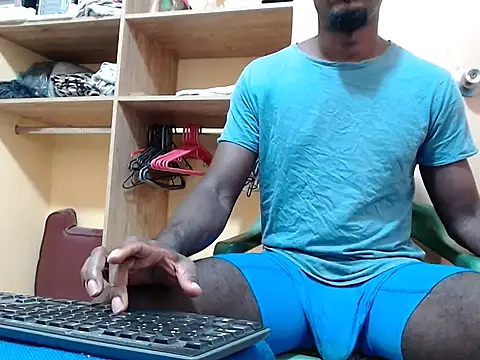 Snapshot of kurtbigcock chatting on April 24, 5:37 pm kurtbigcock online show from April 24, 5:37 pm