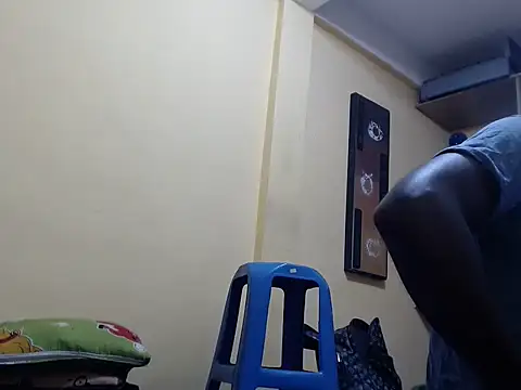 Snapshot of kurtbigcock chatting on May 21, 6:37 pm kurtbigcock online show from May 21, 6:37 pm
