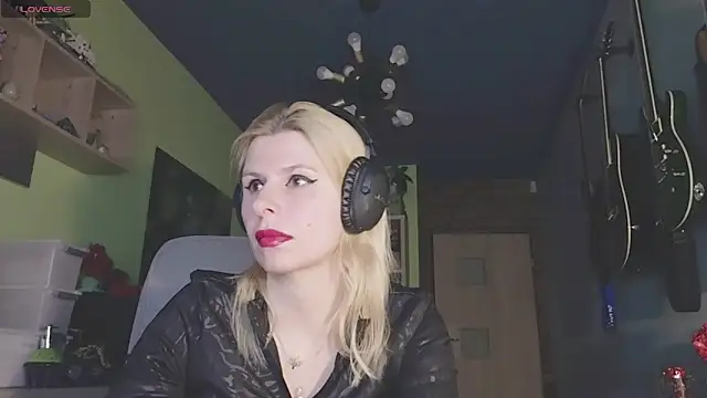 karmija online show from February 25, 10:18 pm