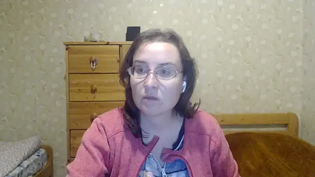 Smart Rose online show from March 11, 11:15 pm