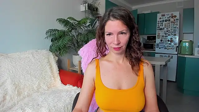 ChristinaGlory online show from October 24, 8:00 am