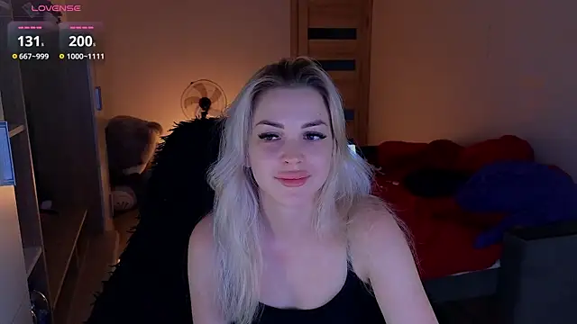 Snapshot of MilanaOmg chatting on June 25, 6:01 pm MilanaOmg online show from June 25, 6:01 pm