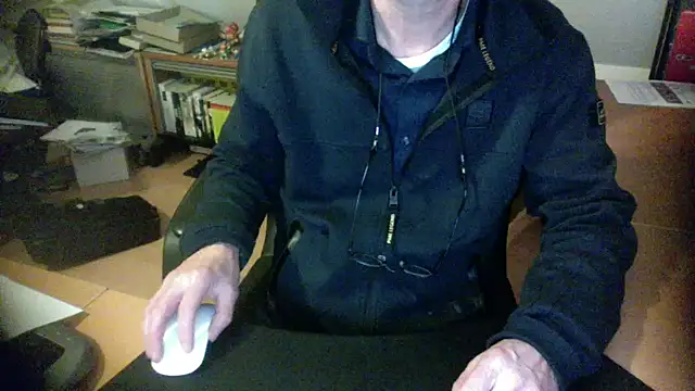 Snapshot of outlaw200 chatting on December 2, 7:38 pm outlaw200 online show from December 2, 7:38 pm