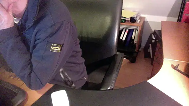 Snapshot of outlaw200 chatting on December 4, 6:50 pm outlaw200 online show from December 4, 6:50 pm