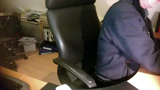 Snapshot of outlaw200 chatting on December 5, 6:22 pm outlaw200 online show from December 5, 6:22 pm