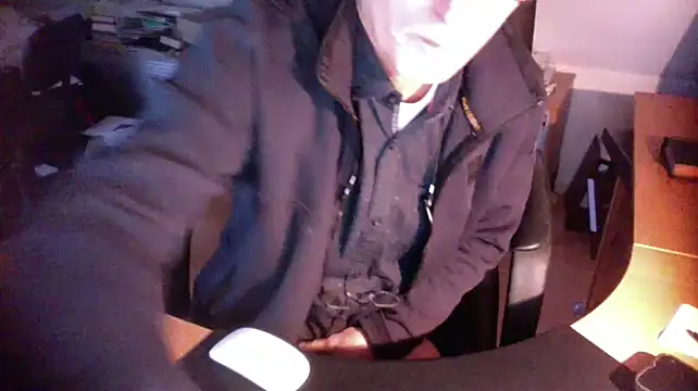 Snapshot of outlaw200 chatting on December 11, 8:04 am outlaw200 online show from December 11, 8:04 am