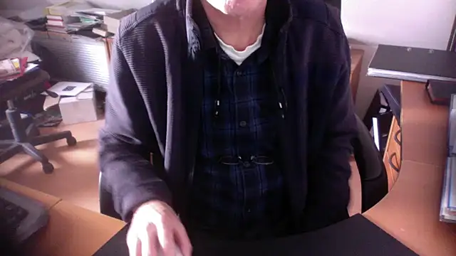 Snapshot of outlaw200 chatting on December 23, 10:53 am outlaw200 online show from December 23, 10:53 am