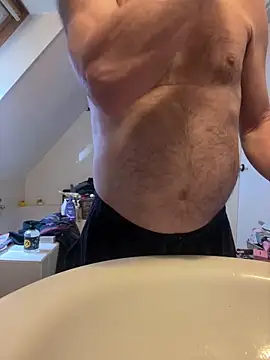 Snapshot of outlaw200 chatting on December 25, 11:33 am outlaw200 online show from December 25, 11:33 am