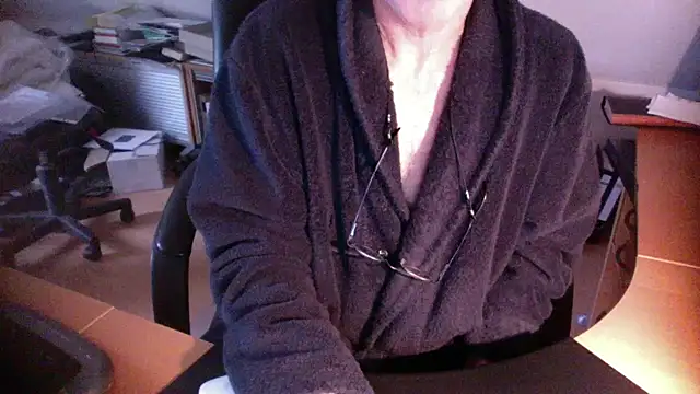 Snapshot of outlaw200 chatting on December 29, 12:55 pm outlaw200 online show from December 29, 12:55 pm