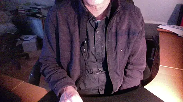 Snapshot of outlaw200 chatting on January 4, 3:07 pm outlaw200 online show from January 4, 3:07 pm