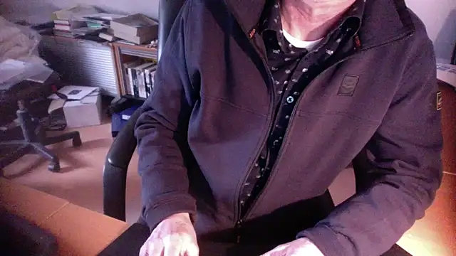 Snapshot of outlaw200 chatting on January 8, 3:07 pm outlaw200 online show from January 8, 3:07 pm