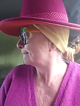 MucMilf59 online show from November 25, 10:37 am