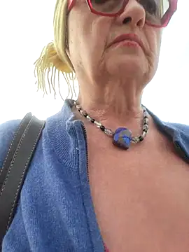 Snapshot of MucMilf59 chatting on April 30, 6:36 pm MucMilf59 online show from April 30, 6:36 pm