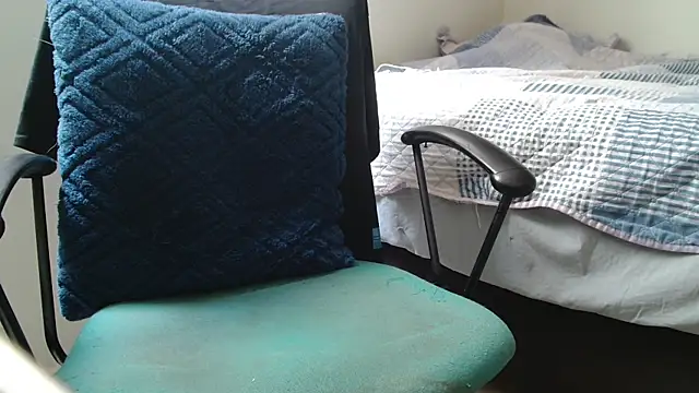 Snapshot of pudding24 chatting on March 1, 1:57 pm pudding24 online show from March 1, 1:57 pm