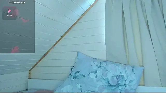 I AM MILF online show from January 27, 7:35 am