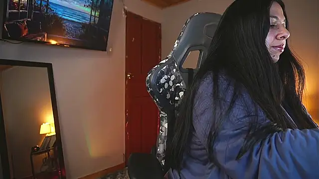 Snapshot of coraline_latin chatting on April 28, 12:32 pm coraline latin online show from April 28, 12:32 pm