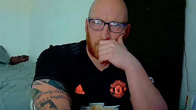 Snapshot of Tilerdadbod chatting on May 18, 3:51 pm Tilerdadbod online show from May 18, 3:51 pm