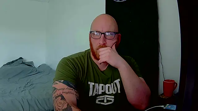 Snapshot of Tilerdadbod chatting on May 20, 2:45 pm Tilerdadbod online show from May 20, 2:45 pm