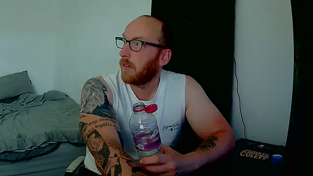 Snapshot of Tilerdadbod chatting on June 20, 5:16 pm Tilerdadbod online show from June 20, 5:16 pm