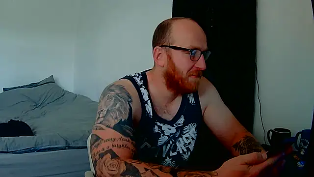 Snapshot of Tilerdadbod chatting on June 21, 9:01 am Tilerdadbod online show from June 21, 9:01 am
