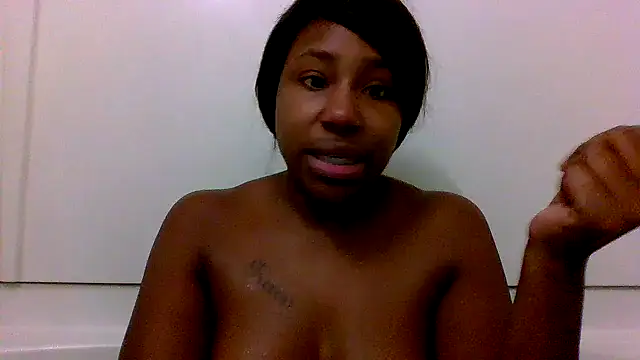 Snapshot of Xochillovemoney2 chatting on December 7, 5:59 am Xochillovemoney2 online show from December 7, 5:59 am