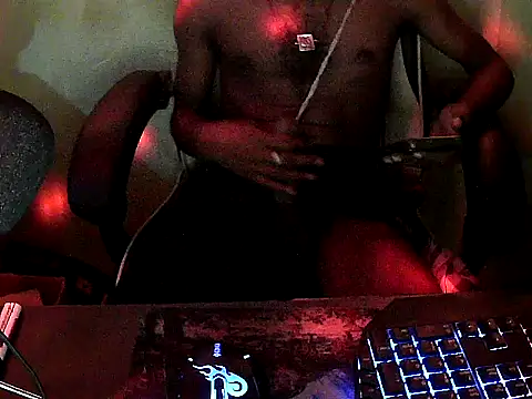 Snapshot of FriskyGender chatting on October 27, 5:39 pm FriskyGender online show from October 27, 5:39 pm