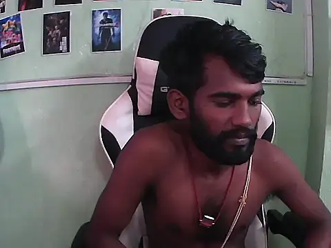 Snapshot of FriskyGender chatting on October 29, 5:10 am FriskyGender online show from October 29, 5:10 am