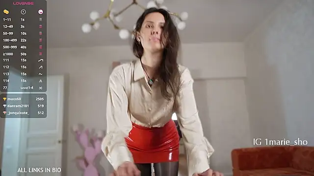 LAUREL HAZEL online show from March 27, 6:18 pm