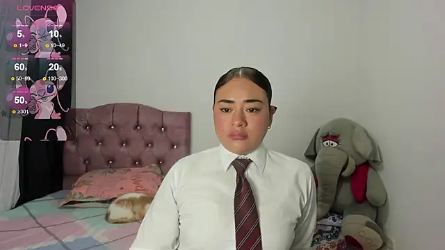 Snapshot of ReyleDoll chatting on April 23, 11:07 pm ReyleDoll online show from April 23, 11:07 pm