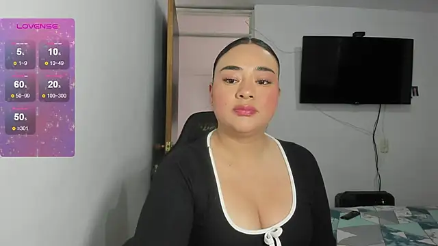 Snapshot of ReyleDoll chatting on July 22, 7:27 pm ReyleDoll online show from July 22, 7:27 pm