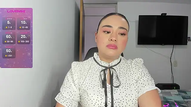 Snapshot of ReyleDoll chatting on July 25, 7:44 pm ReyleDoll online show from July 25, 7:44 pm