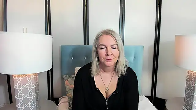 EricaTop online show from December 5, 6:33 pm